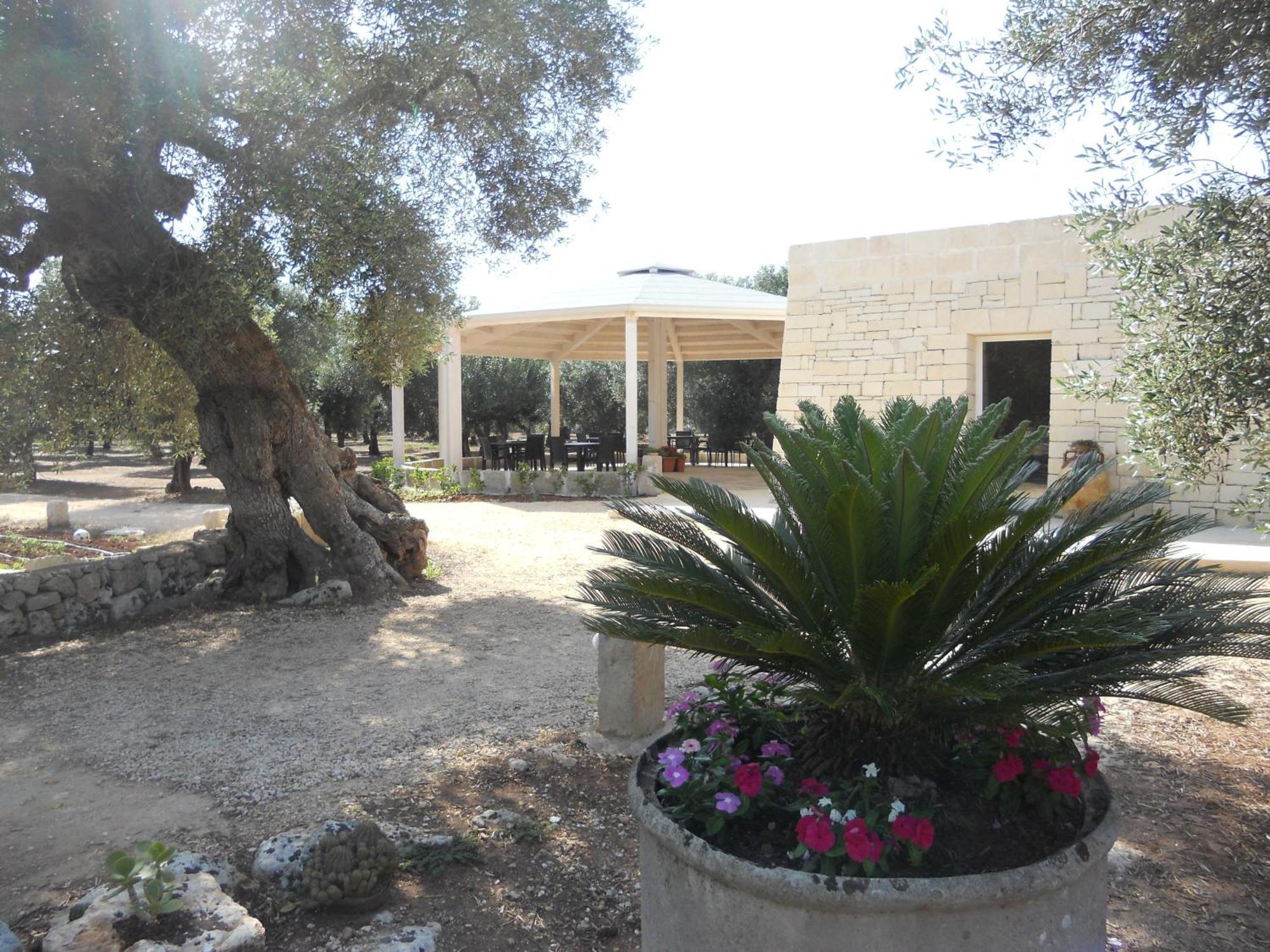 Tenuta Pigliano Hotel Bagnolo del Salento Luaran gambar