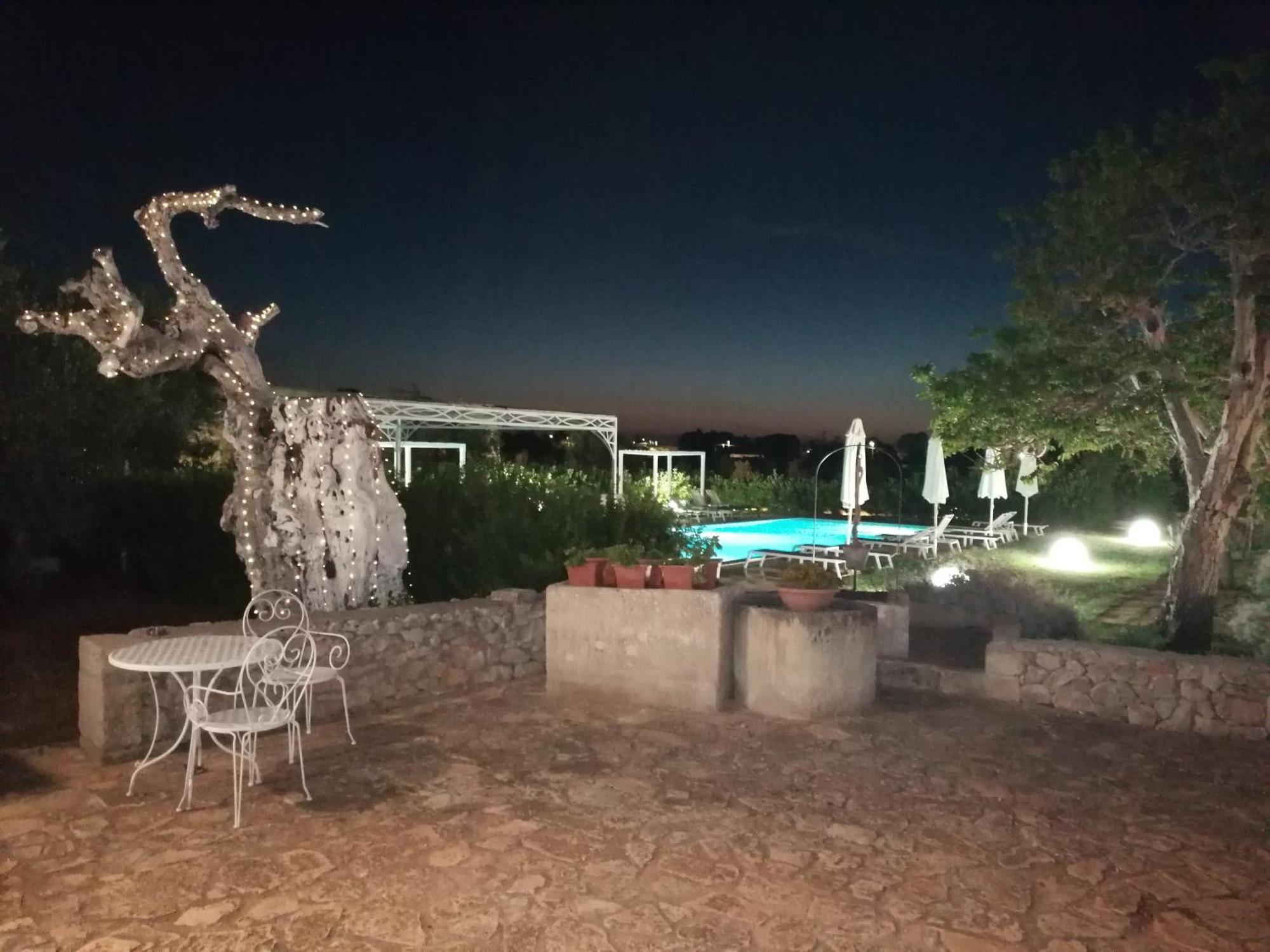 Tenuta Pigliano Hotel Bagnolo del Salento Luaran gambar
