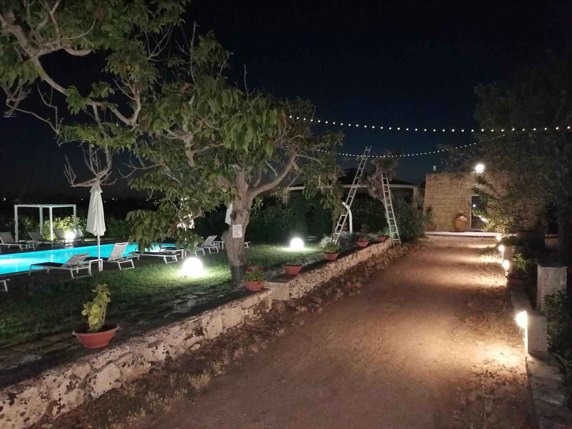Tenuta Pigliano Hotel Bagnolo del Salento Luaran gambar