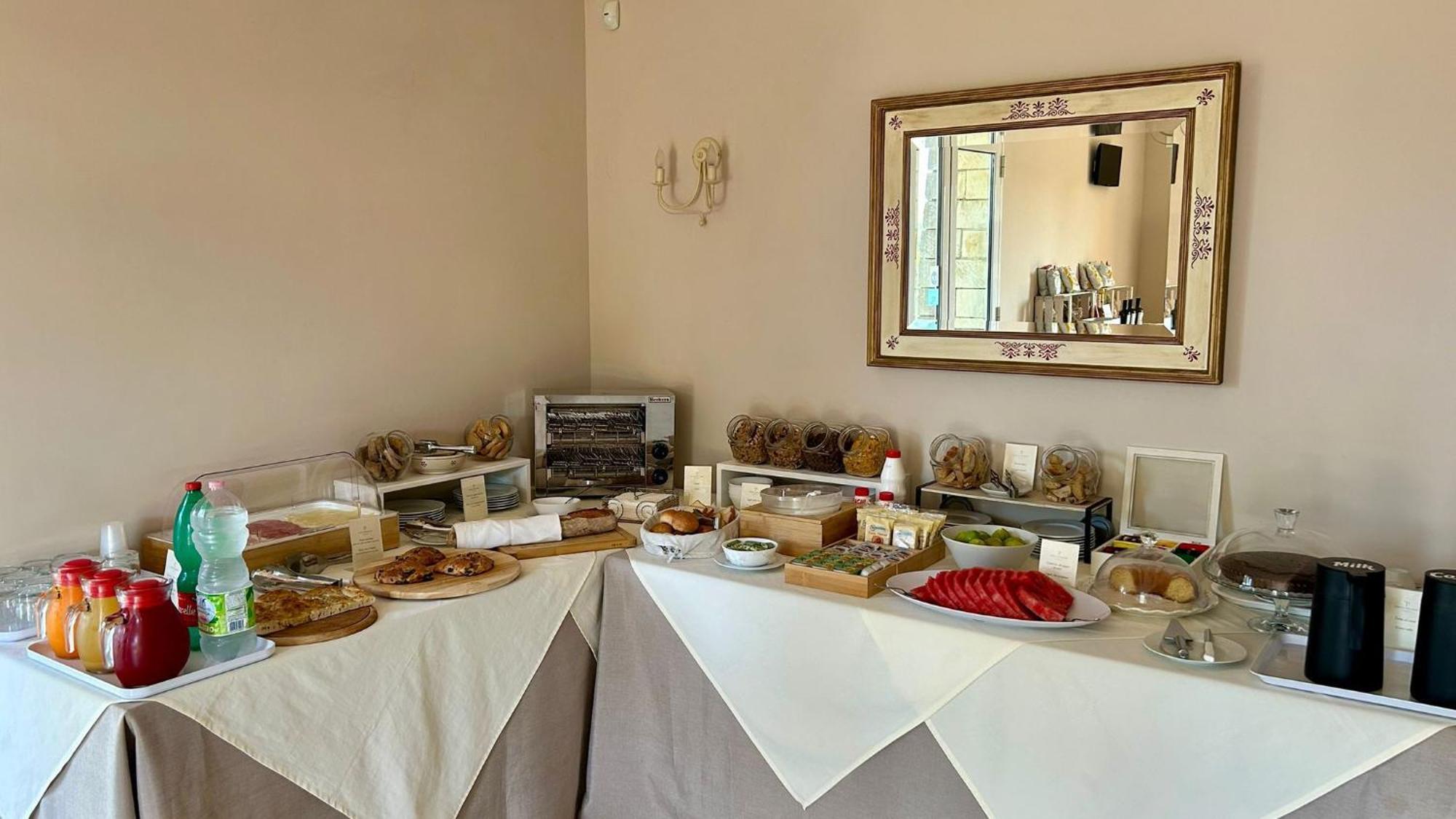 Tenuta Pigliano Hotel Bagnolo del Salento Luaran gambar