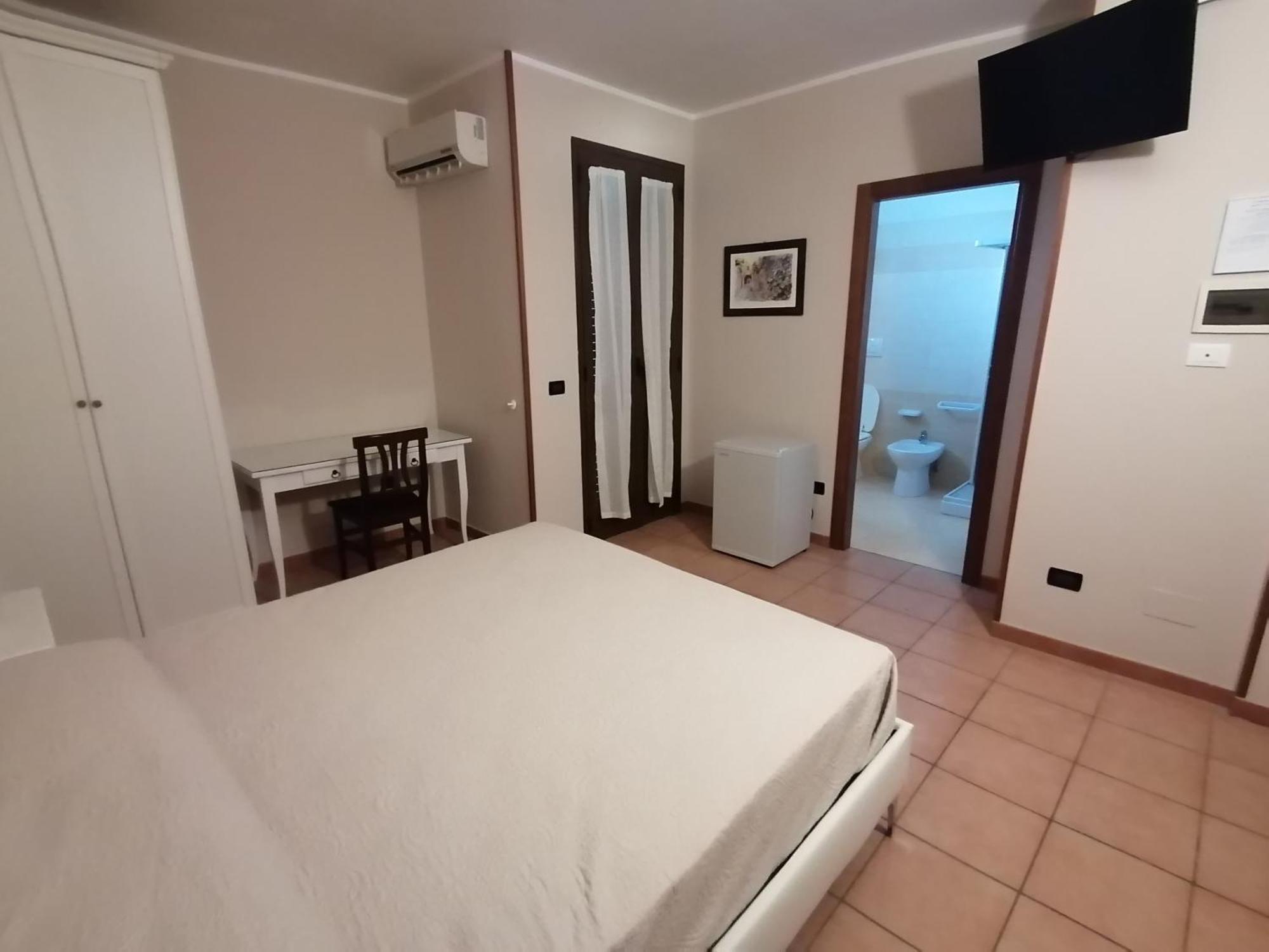 Tenuta Pigliano Hotel Bagnolo del Salento Luaran gambar