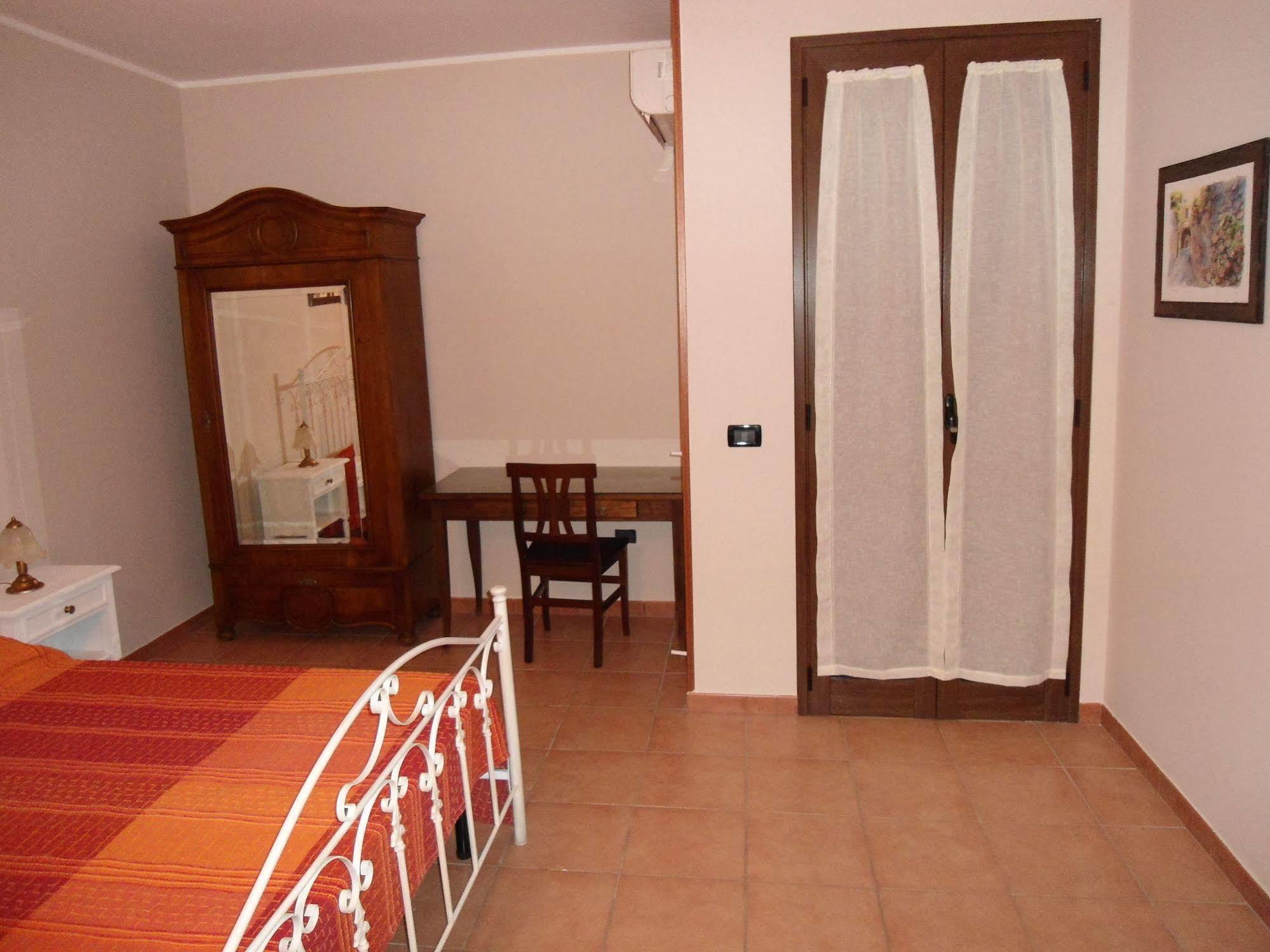 Tenuta Pigliano Hotel Bagnolo del Salento Luaran gambar