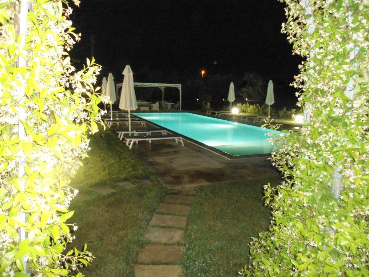 Tenuta Pigliano Hotel Bagnolo del Salento Luaran gambar
